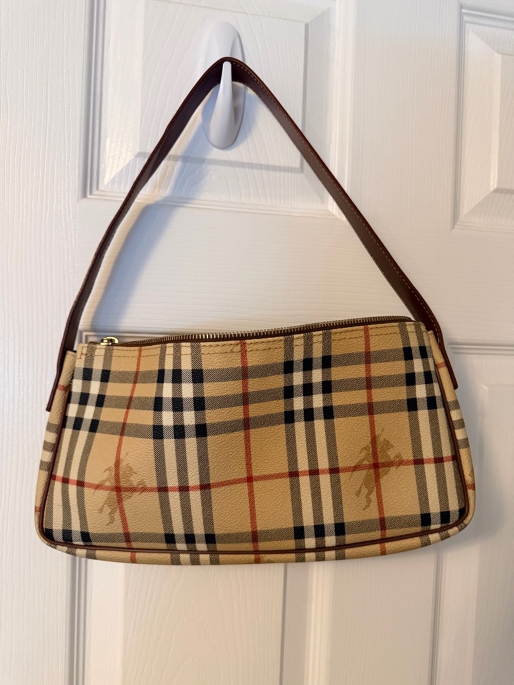 Burberry Haymarket Check Pochette shoulder bag. - Picture 2 of 9